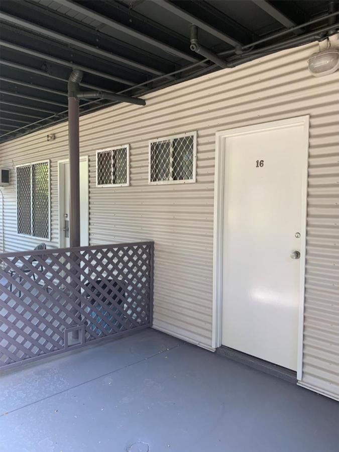 Albergue Roey Backpackers And Party Bar Broome Exterior foto